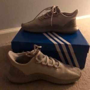 Selling Adidas Tubular Shadow’s